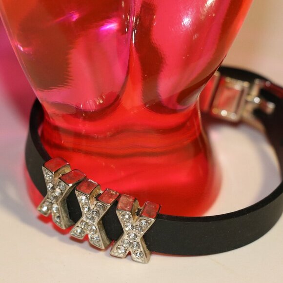 Black Silicone Rubber Slide Charm Bracelet Triple X - Picture 2 of 5